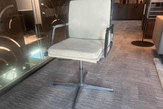 Quinti design stoel showroommodel