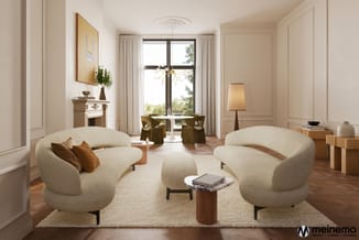 Moderne hotelkamer met twee crèmekleurige fauteuils, houten bijzettafels, beige tapijt en grote ramen met gordijnen. Parketvl