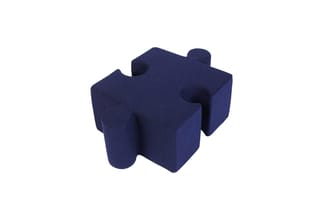 Blauwe akoestische puzzel-vorm, modulair element met uitstekende verbindingsstukken aan alle zijden, geïsoleerd op witte acht