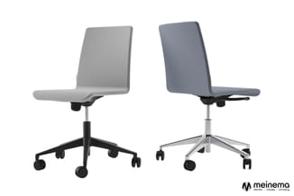 Twee kantoordraaistoel modellen: grijs model met zwart onderstel en blauwgrijs model met zilverkleurig onderstel, beide met w