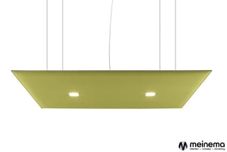 Groene hangende akoestiekpaneel met ingebouwde LED-verlichting en ophanging aan kabels.