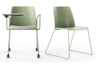 Groene Polytone L designstoelen: één uitvoering met schrijfblad en wielen, één met sledepoot onderstel