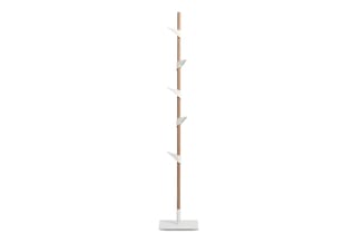 Houten kapstok met witte metalen haken en rechthoekige voetplaat, verticale staander.