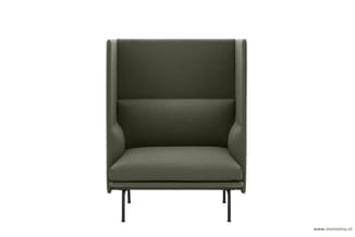 Grijsgroene fauteuil met hoge rug en zijpanelen, zwarte metalen poten, frontaal gefotografeerd tegen witte achtergrond.