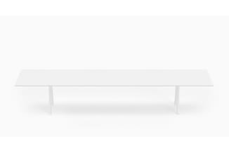 Witte vergadertafel met rechthoekig blad en twee metalen poten, bovenaanzicht tegen witte achtergrond.