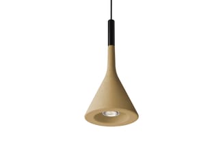 Conische hanglamp in beige/zand met zwarte stroombuis en ingebouwde LED-spot.