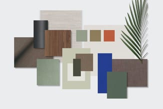 Materiaalstalen en kleurvarianten voor interieurfurnishing: houten, textiel, leer en kunststof oppervlakken in aardetinten, g