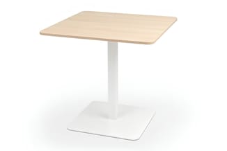 Vierkante tafel met licht houten blad en wit onderstel met vierkante voetplaat.