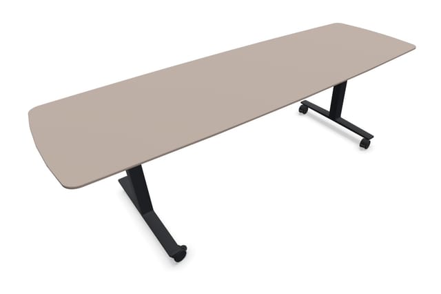 Lange vergadertafel met taupe blad en afgeronde hoeken op zwart metalen onderstel met wielen.